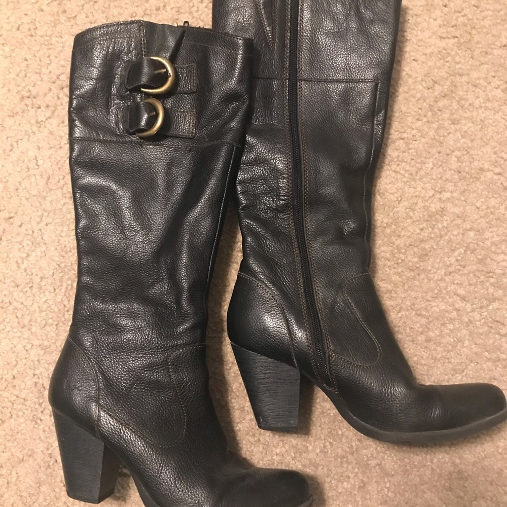 B.O.C. Black Leather heeled boots w/brass buckle